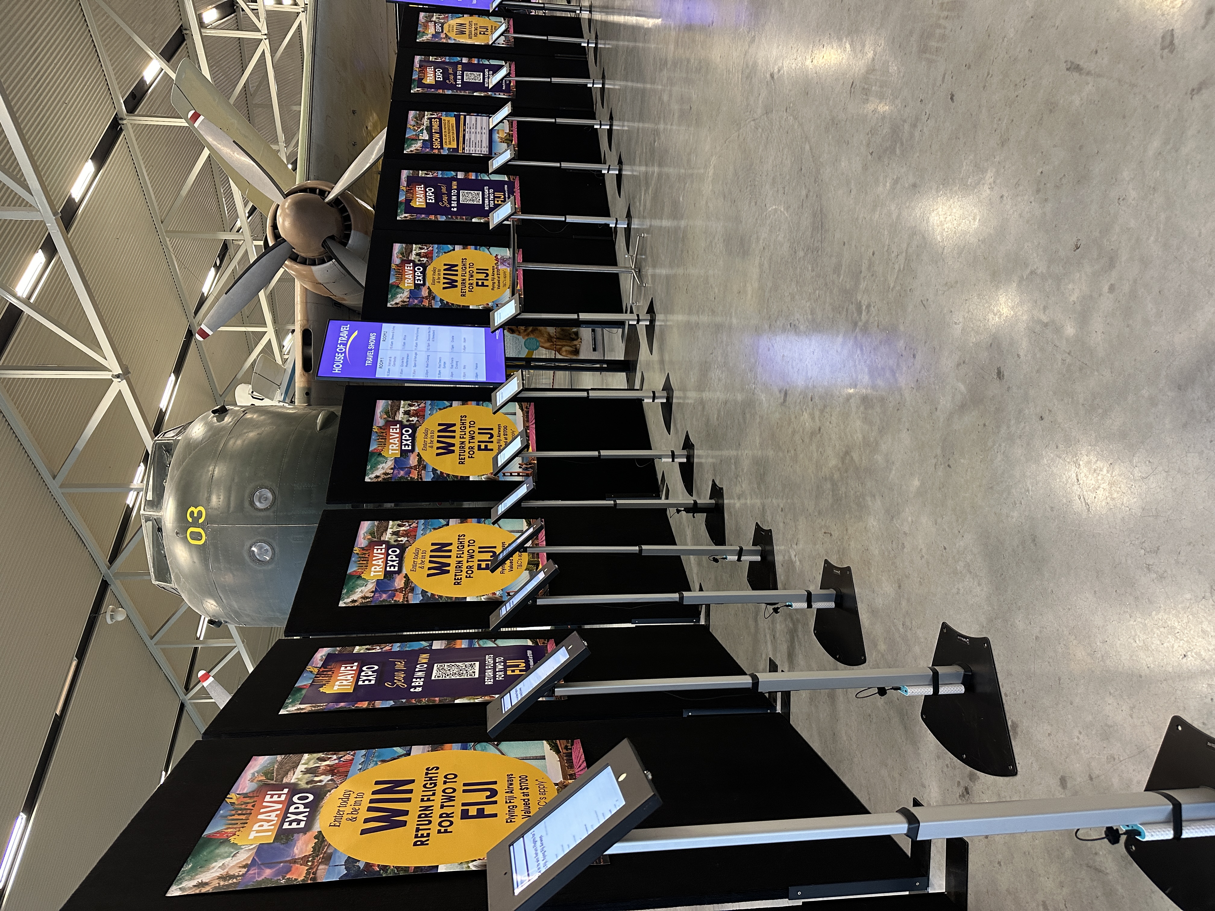 Photo of Floor stand (black, height-adjustable) in action